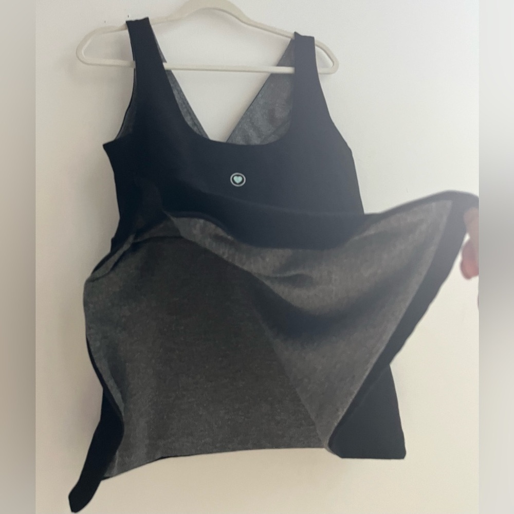 Peabody MoM Black Sleeveless V-Neck Top | Size M | Made in USA - Picture 6 of 10